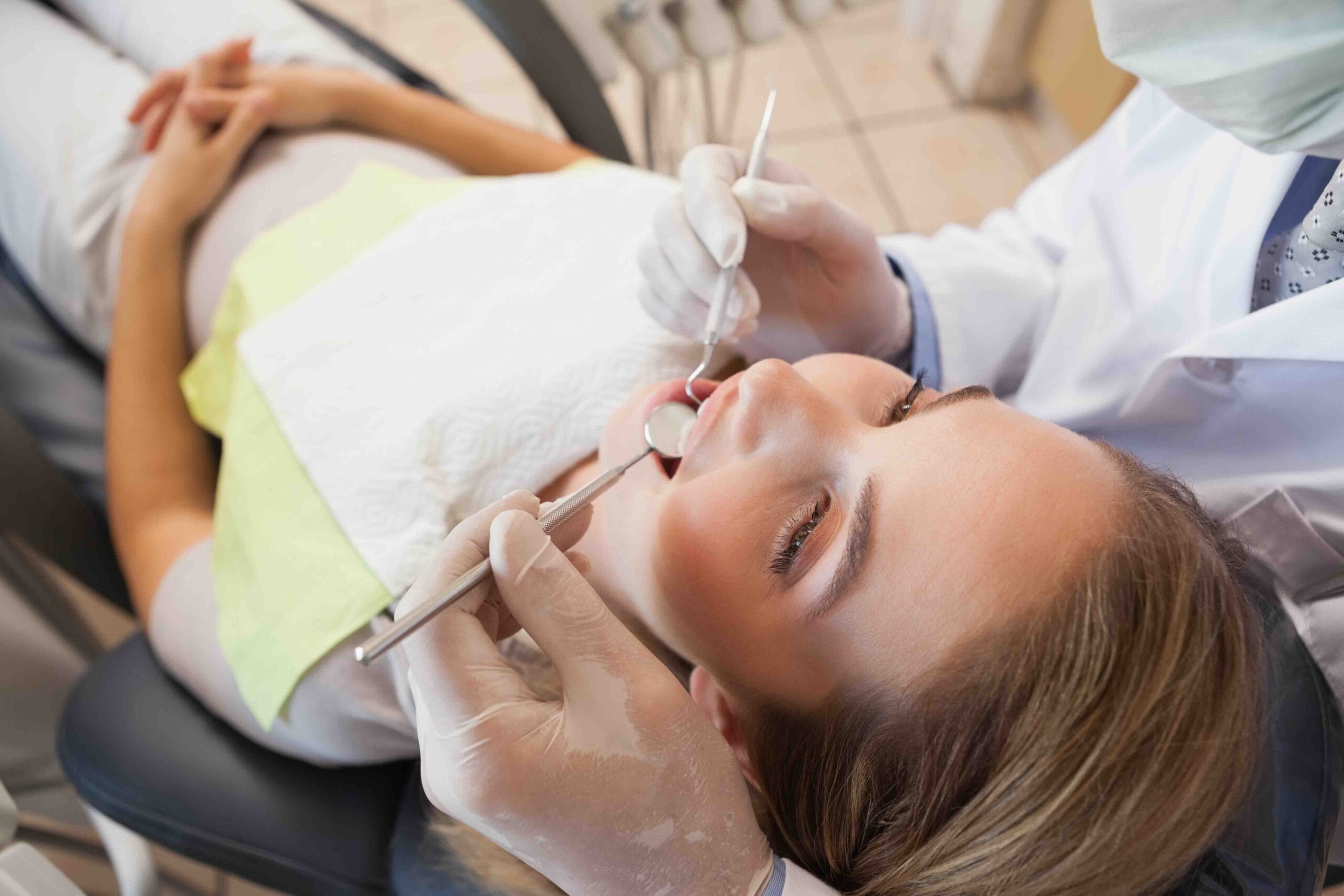 cosa guarda il dentista per primo